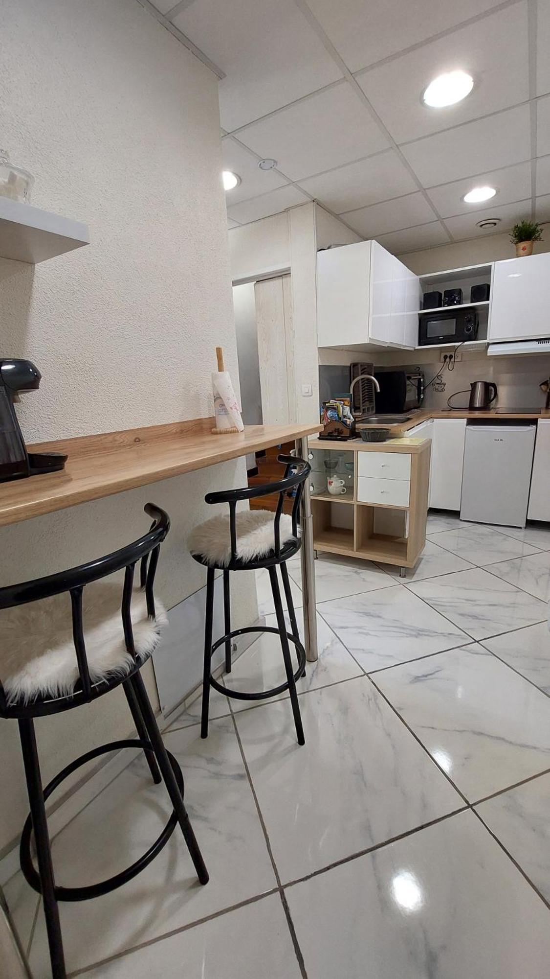 Ferienwohnung A 10Mn Des Arenes F2 Au Calme Avec Garage Gratuit Nîmes Exterior foto